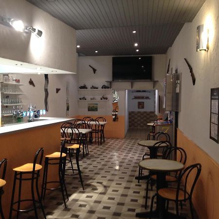 Bar Hotel De La Place Mezel 외부 사진