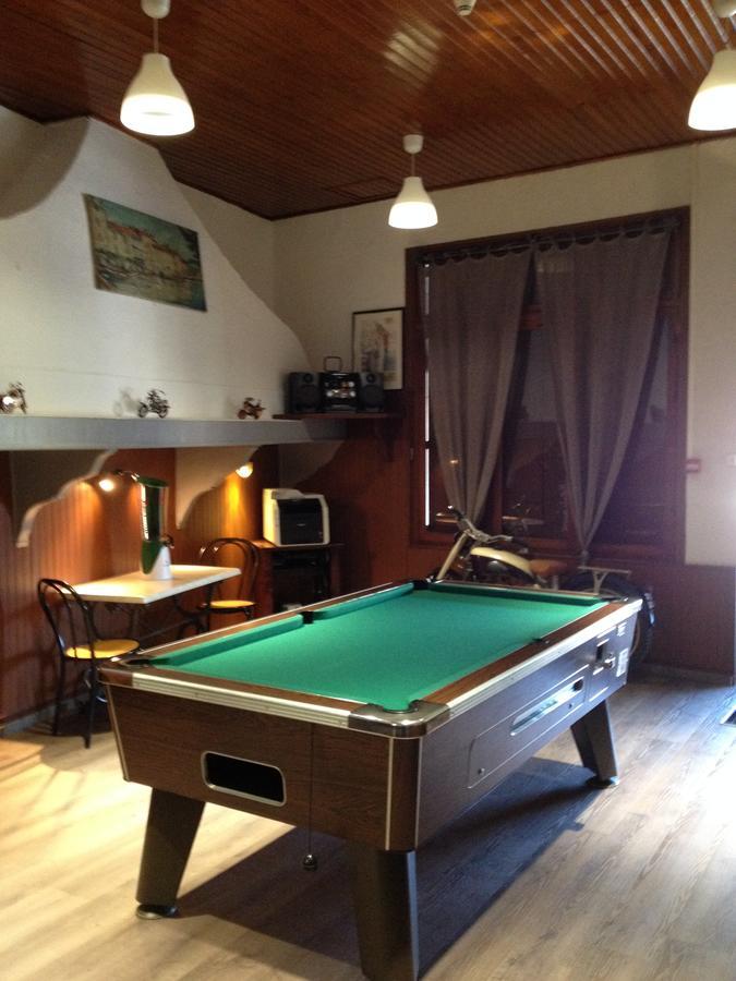 Bar Hotel De La Place Mezel 외부 사진