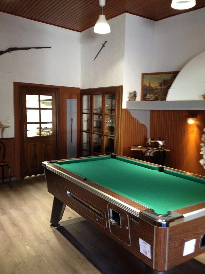 Bar Hotel De La Place Mezel 외부 사진