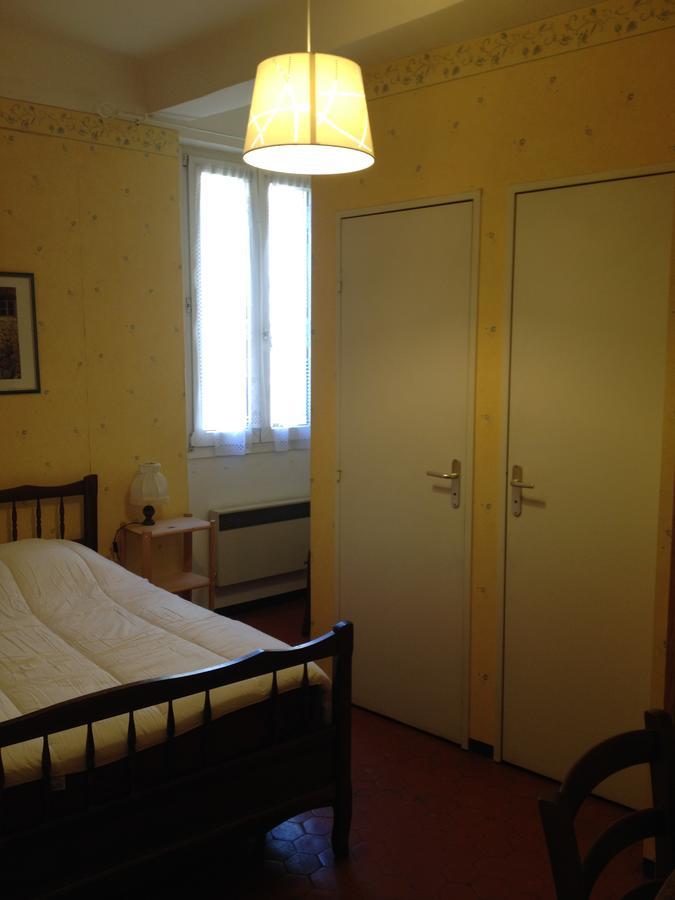 Bar Hotel De La Place Mezel 외부 사진