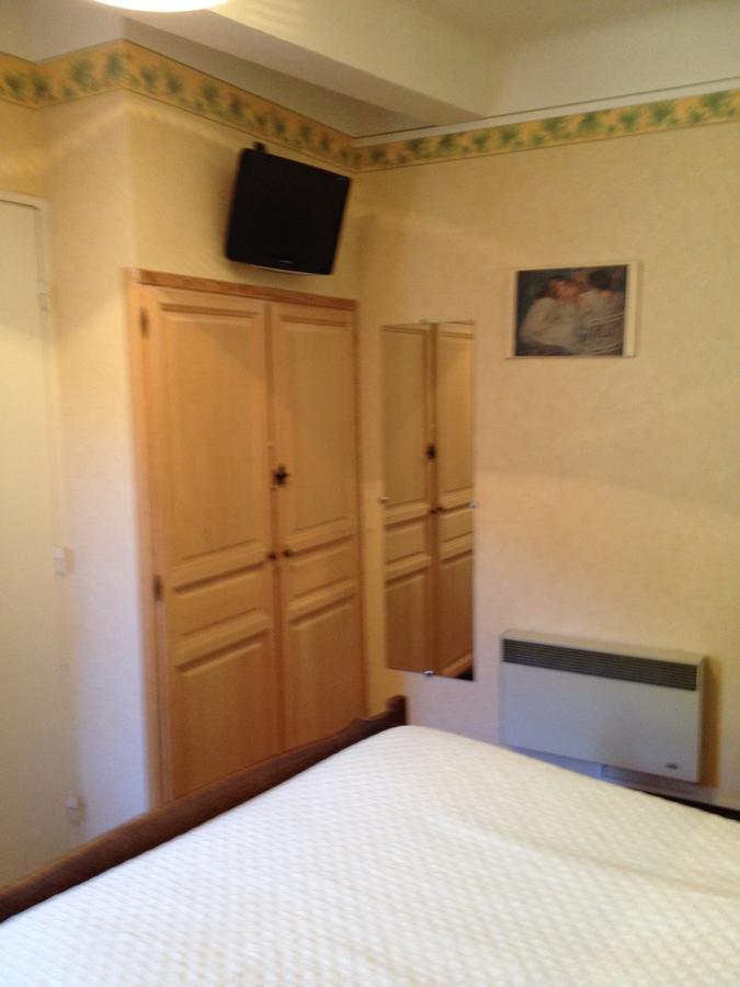 Bar Hotel De La Place Mezel 외부 사진